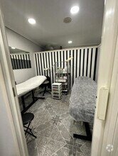 Retail in Cuenca, Cuenca for lease Interior Photo- Image 2 of 12