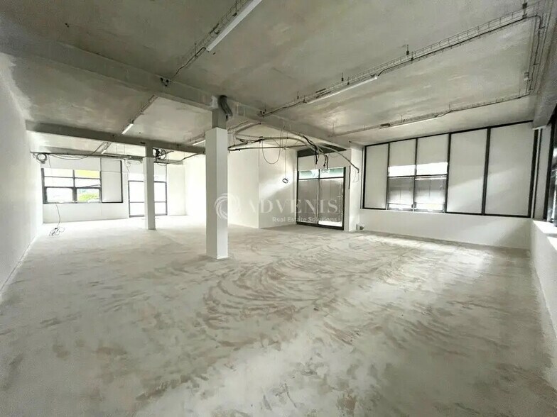 Office in Sucy-en-Brie for lease - Interior Photo - Image 2 of 8