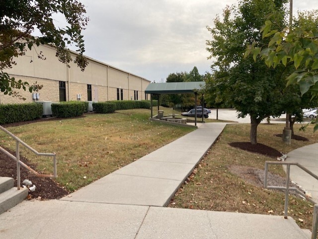 3429 Regal Dr, Alcoa, TN for lease - Building Photo - Image 3 of 21