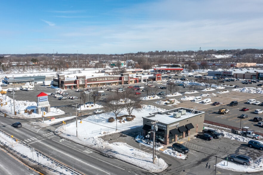 1105-1119 Riverdale St, West Springfield, MA for lease - Building Photo - Image 3 of 7