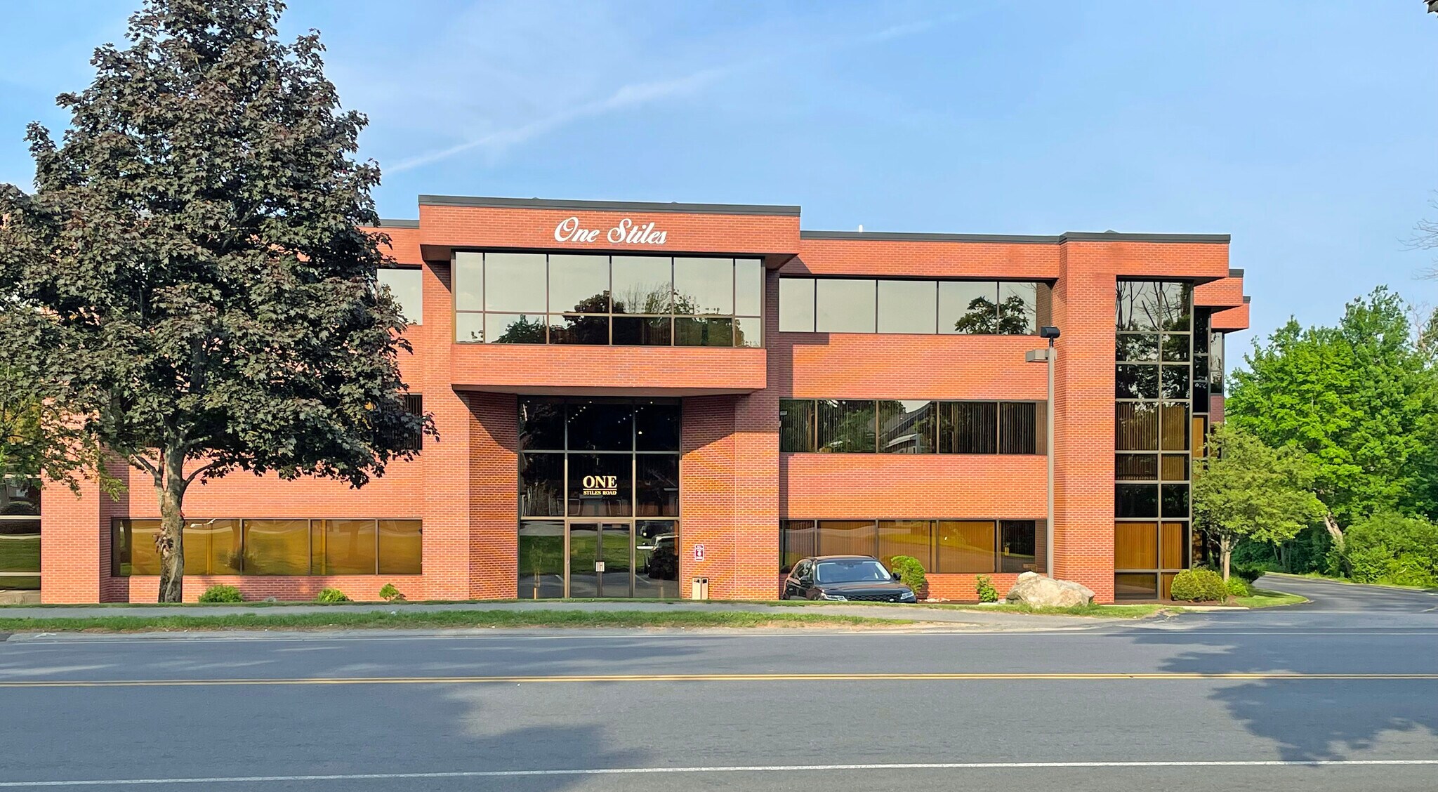 1 Stiles Rd, Salem, NH 03079 - Office for Sale | LoopNet