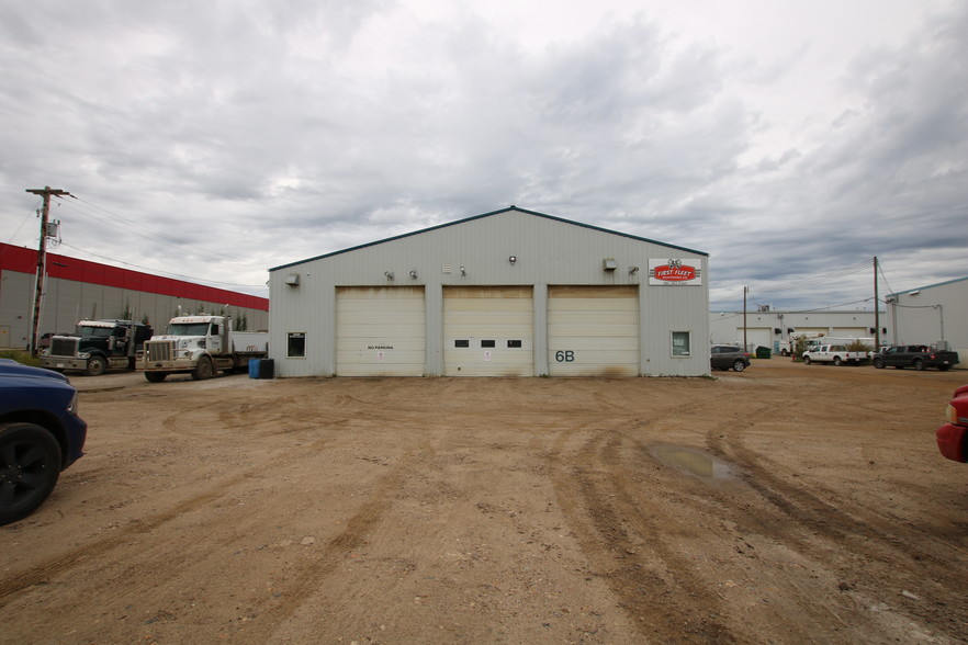 260 MacKay Cres, Fort McMurray, AB for sale - Primary Photo - Image 1 of 7