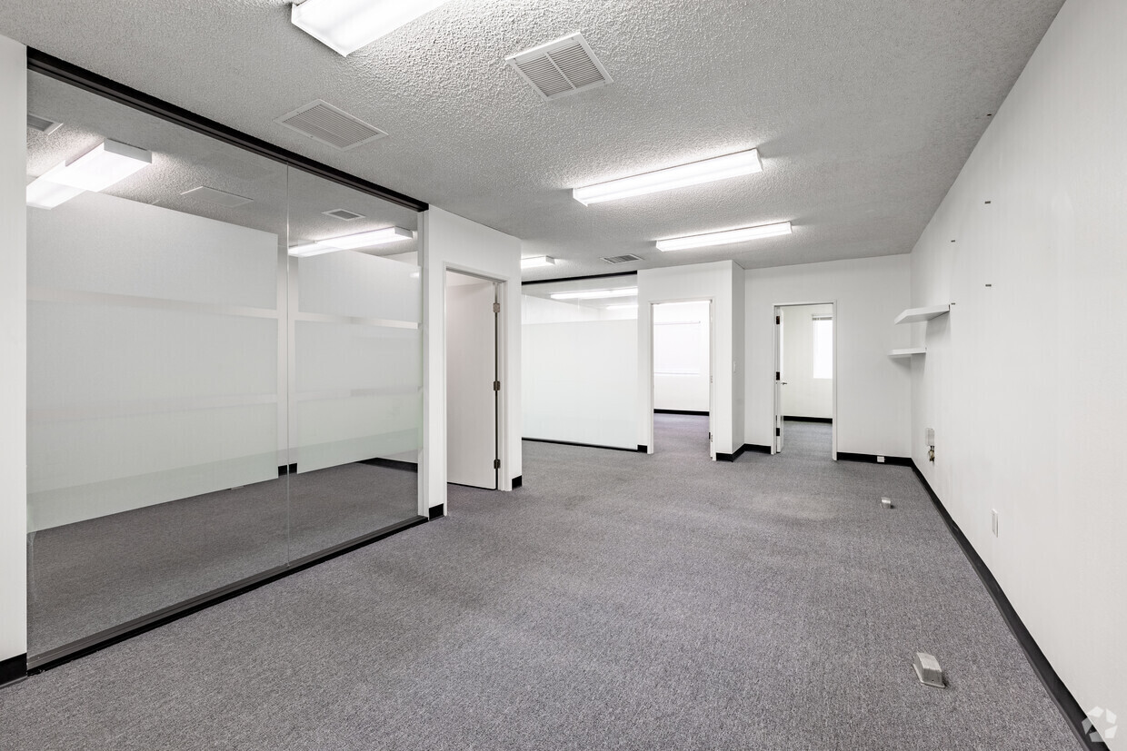 611 S Catalina St, Los Angeles, CA for lease Building Photo- Image 1 of 4