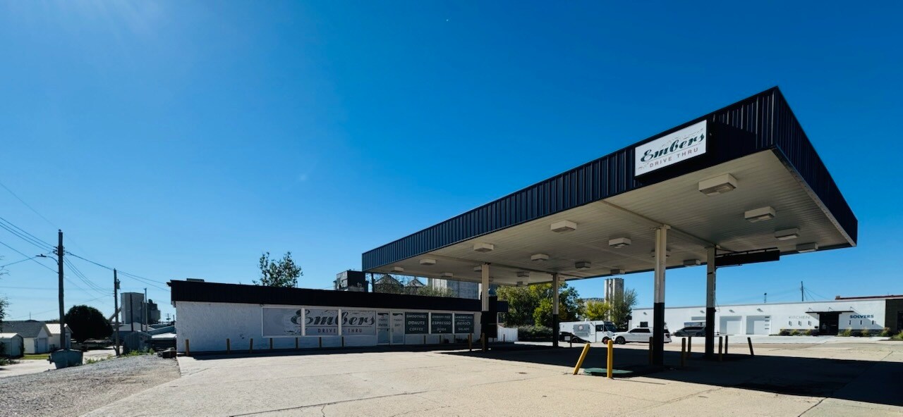 506 E B St, McCook, NE for sale Building Photo- Image 1 of 11