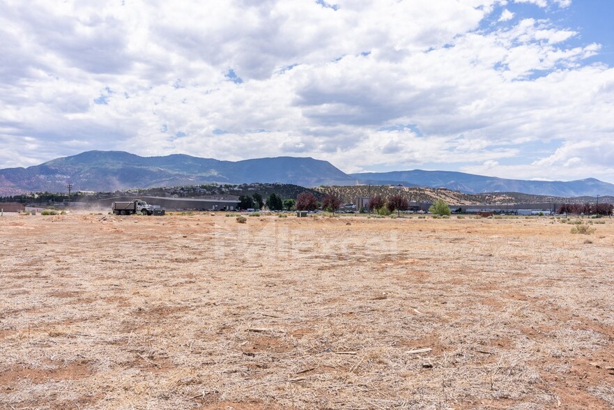 595 Aviation Way, Cedar City, UT for sale - Building Photo - Image 3 of 4