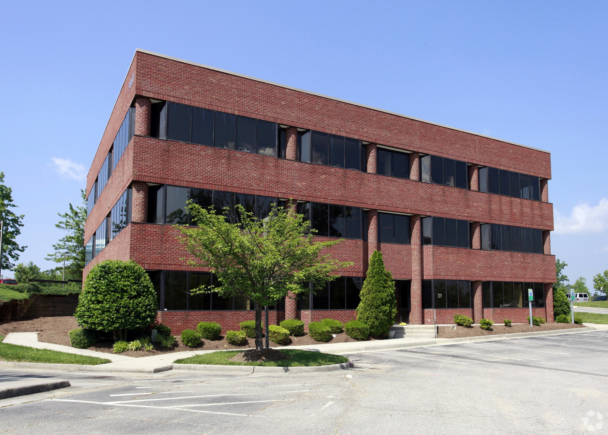 3460 Commission Ct, Woodbridge, VA for sale Primary Photo- Image 1 of 1