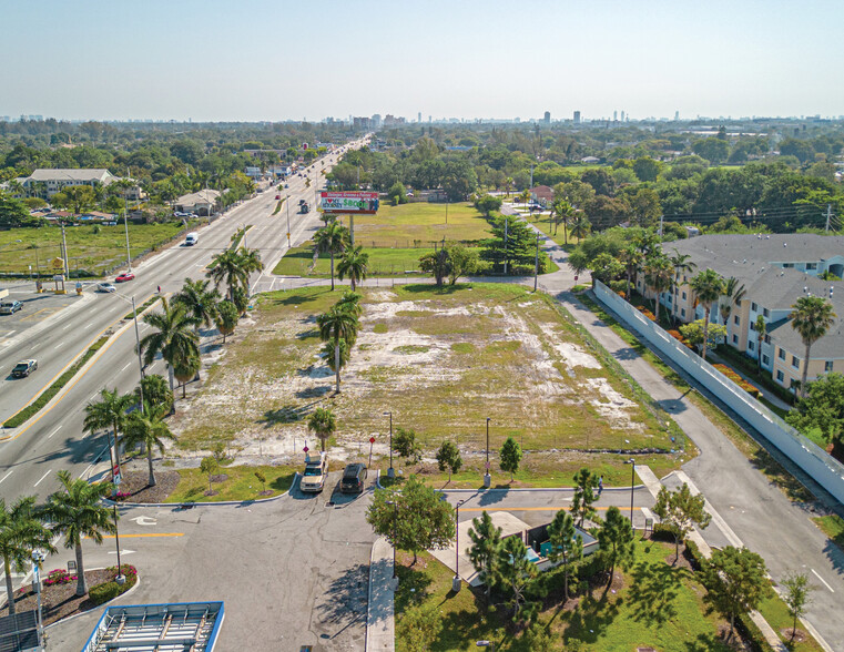 2160 NW 79th St, Miami, FL for sale - Building Photo - Image 2 of 10