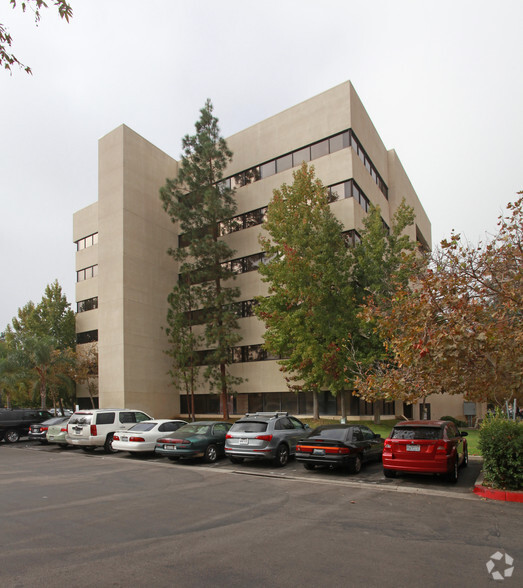 7230 Medical Center Dr, West Hills, CA for lease - Building Photo - Image 2 of 4