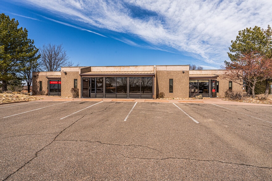725 Desert Flower Blvd, Pueblo, CO for lease - Building Photo - Image 1 of 9