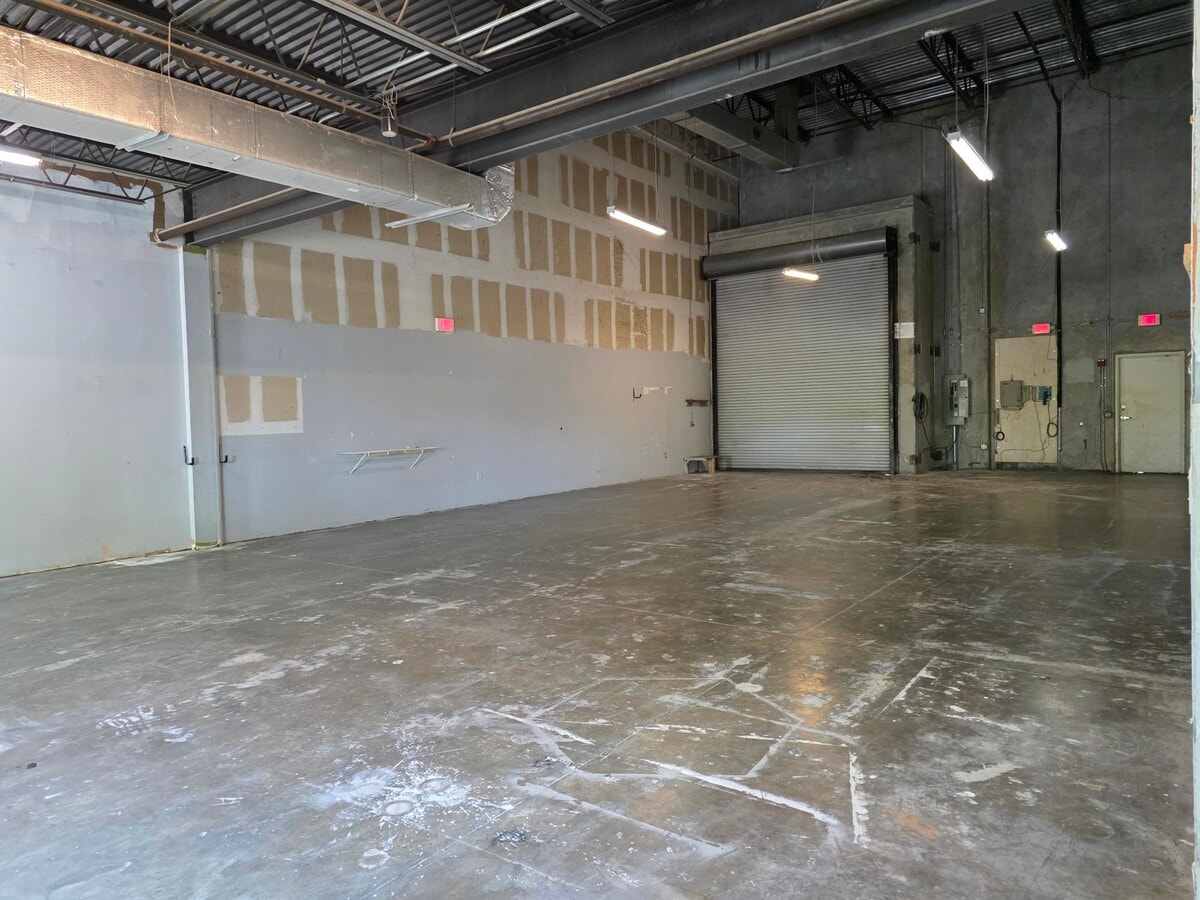 601 N Congress Ave, Delray Beach, FL 33445 - Unit 602 -  - Interior Photo - Image 2 of 8