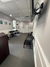 3937-3965 Holcomb Bridge Rd, Peachtree Corners, GA for lease Interior Photo- Image 2 of 9