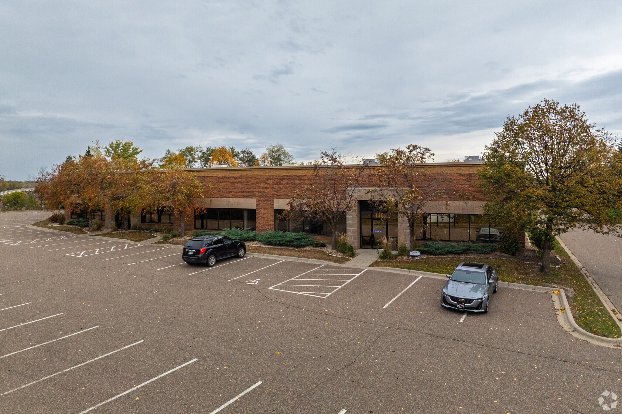 5421 Feltl Rd, Minnetonka, MN for lease Primary Photo- Image 1 of 5