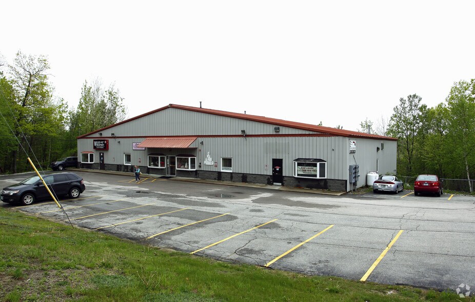 114 Londonderry Tpke, Hooksett, NH 03106