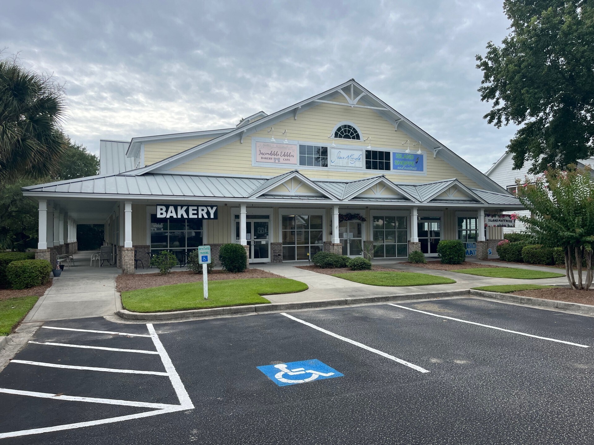 11326 Ocean Hwy, Pawleys Island, SC for lease Interior Photo- Image 1 of 9