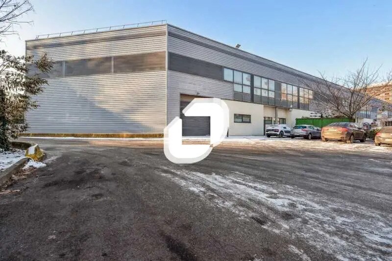 Flex in Le Blanc-Mesnil for lease - Building Photo - Image 1 of 13