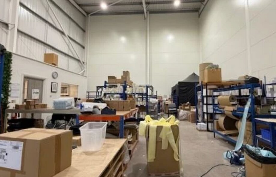 Arden Rd, Alcester for lease - Interior Photo - Image 2 of 7