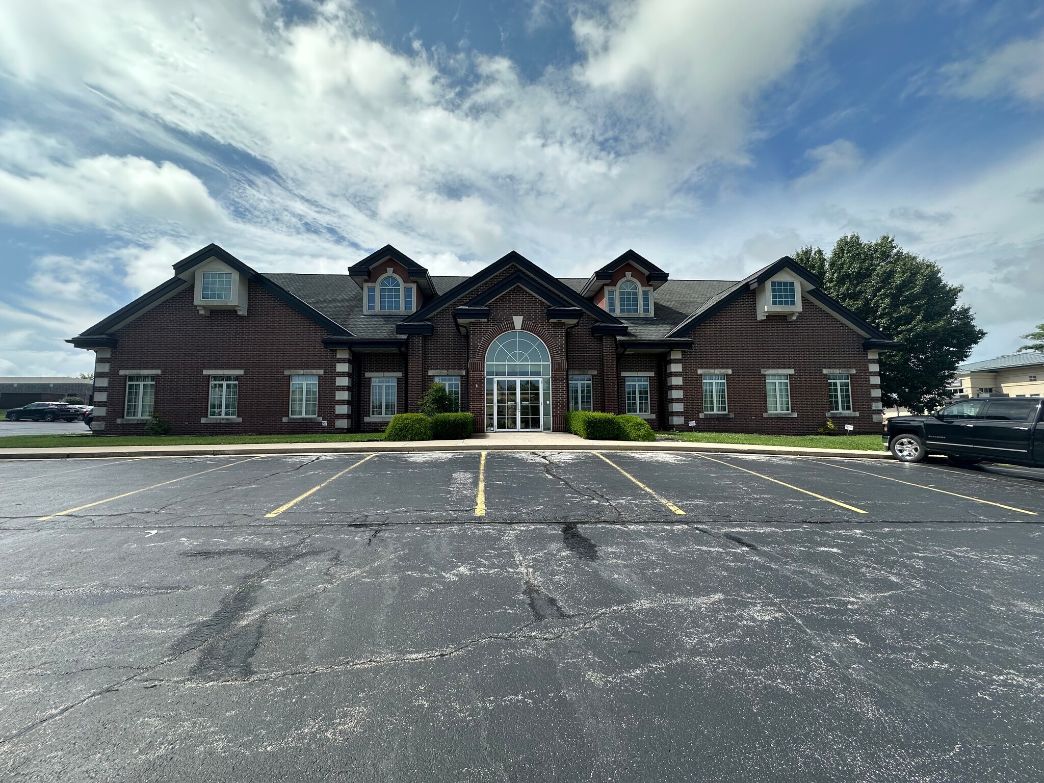 2838 S Ingram Mill Rd, Springfield, MO for lease Building Photo- Image 1 of 11