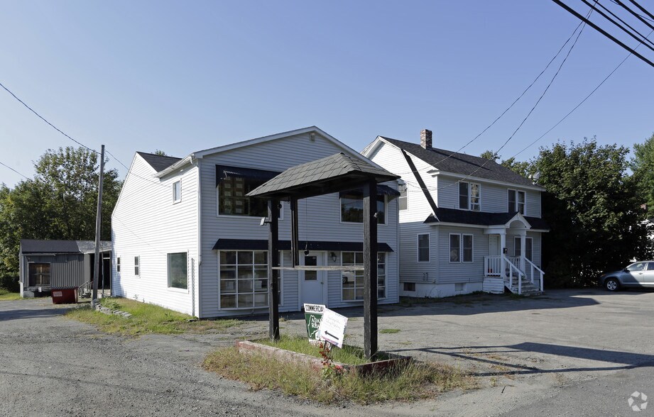 558 Riverside Dr, Augusta, ME 04330