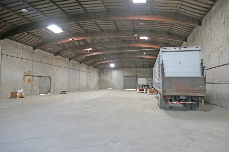 3660 Copperhill Ln, Santa Rosa, CA for sale - Interior Photo - Image 2 of 7