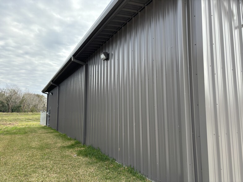 4880 Fannett Rd, Beaumont, TX for lease - Building Photo - Image 3 of 15