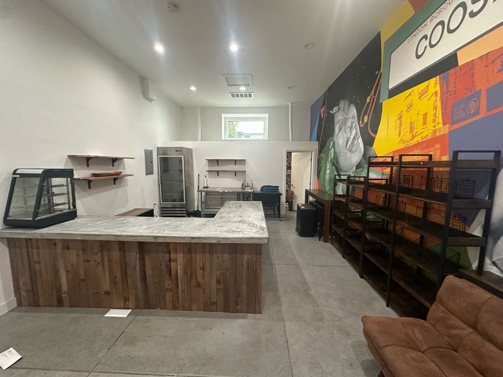 1611-1619 Lincoln Blvd, Venice, CA for lease Interior Photo- Image 1 of 3