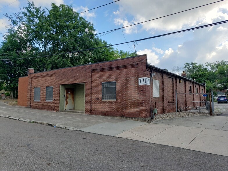 771 Moon St, Akron, OH for sale - Building Photo - Image 1 of 17