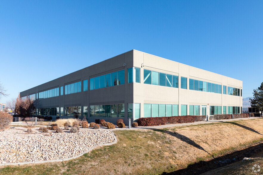 1355 S 4700 W, Salt Lake City, UT for lease - Building Photo - Image 2 of 4