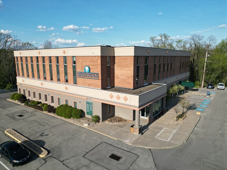 8150 Perry Hwy, Pittsburgh, PA for lease - Building Photo - Image 1 of 8