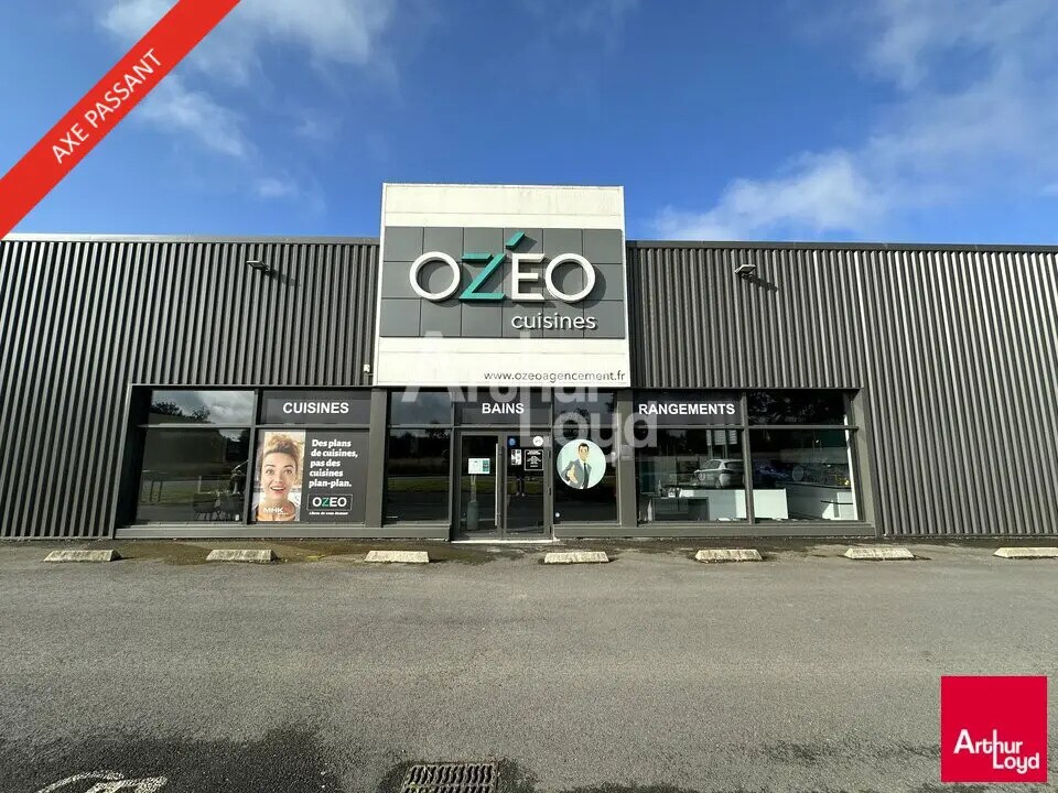 Retail in La Chapelle-des-Fougeretz for lease Building Photo- Image 1 of 10