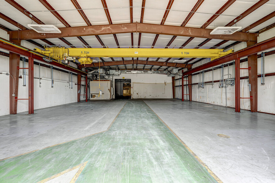 227 N 8th St, La Porte, TX for lease - Interior Photo - Image 3 of 8