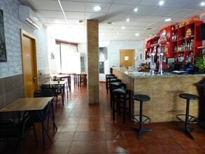 Retail in Manresa, Barcelona for lease Interior Photo- Image 2 of 13