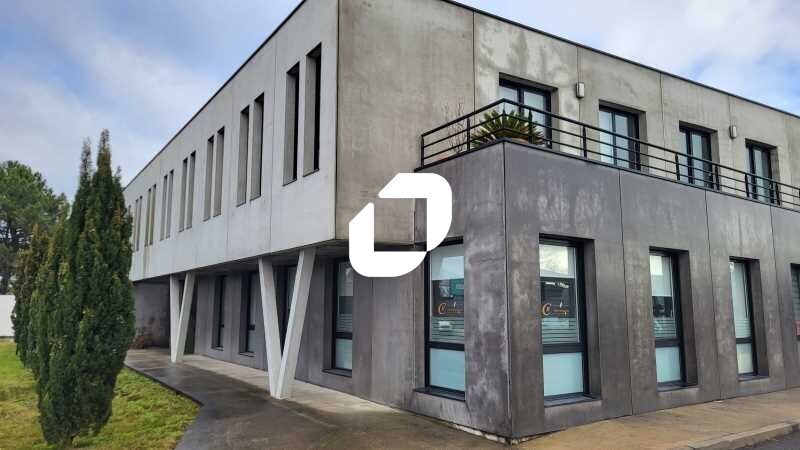Office in Mérignac for lease - Building Photo - Image 1 of 8