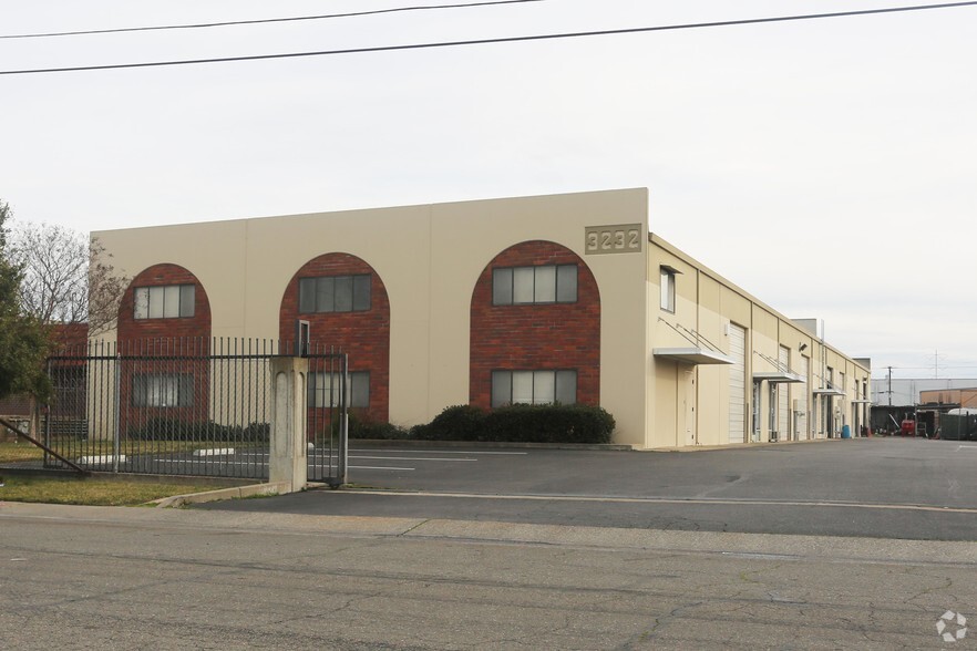 3232 51st Ave, Sacramento, CA for lease - Primary Photo - Image 1 of 5