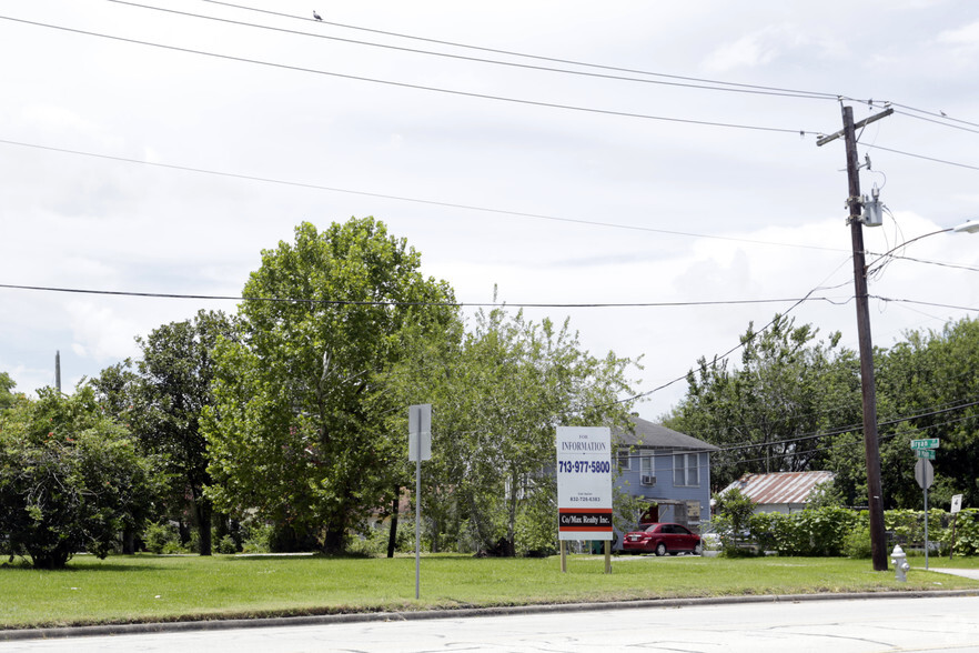 1921 W Main St, Baytown, TX for sale - Primary Photo - Image 1 of 1