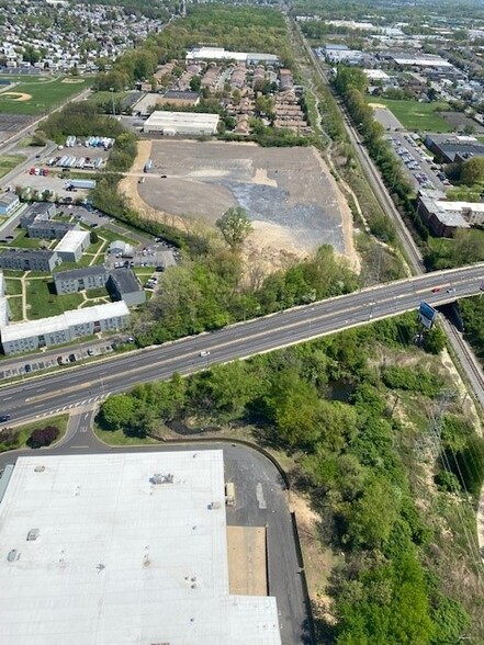 10169-75 Northeast Blvd, Philadelphia, PA for lease - Building Photo - Image 1 of 3