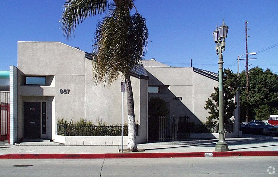 957-959 Cole Ave, Los Angeles, CA for lease - Building Photo - Image 2 of 8