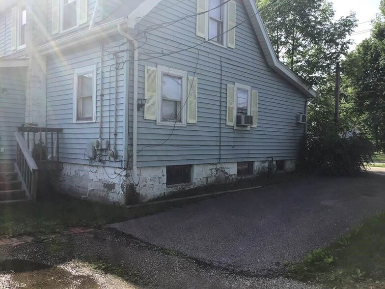 7844 Lake Shore Blvd, Mentor On The Lake, OH 44060