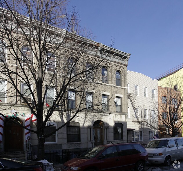 199 Java St, Brooklyn, NY for sale - Primary Photo - Image 1 of 1