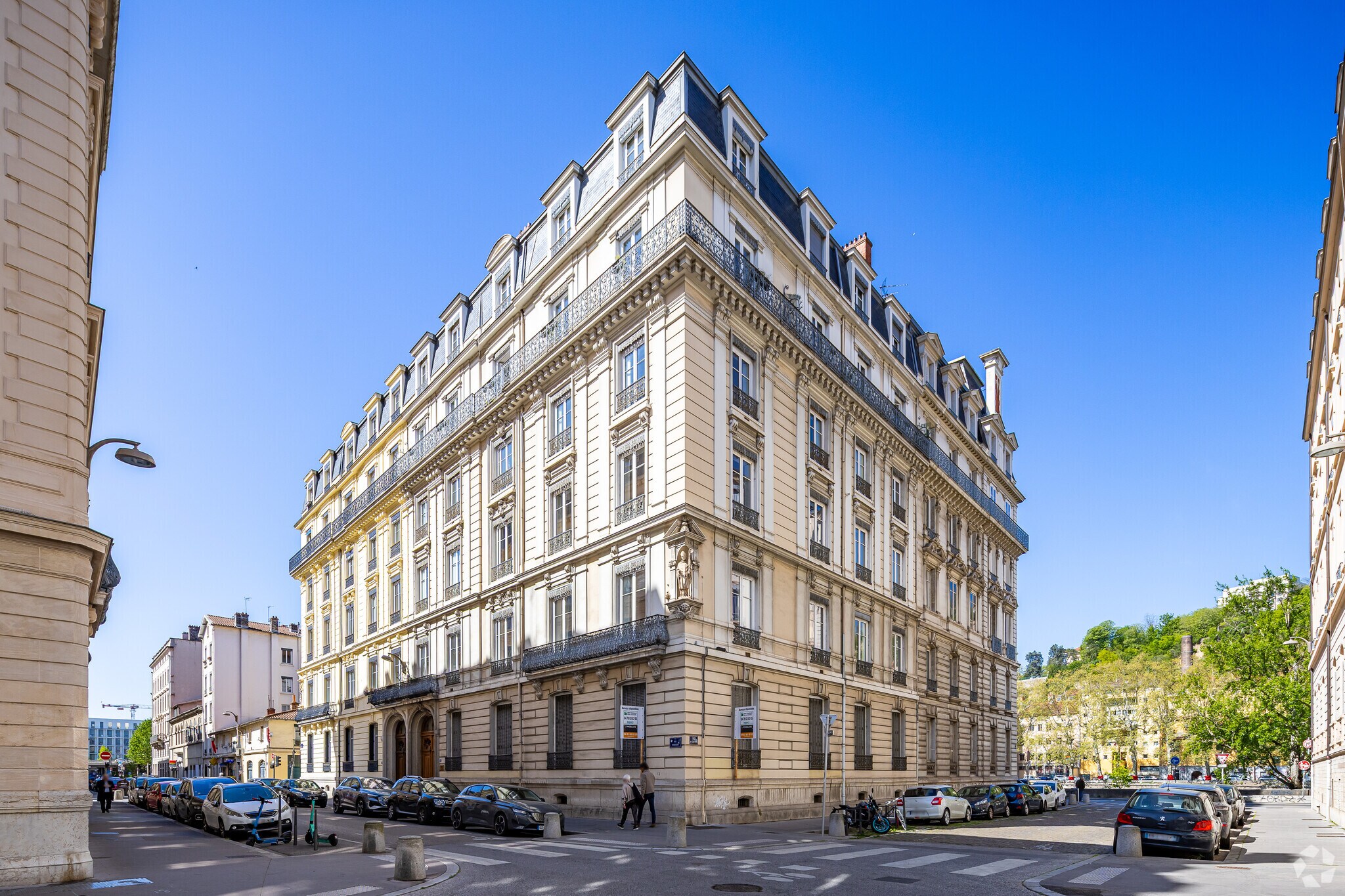 Office in Lyon for lease Primary Photo- Image 1 of 4