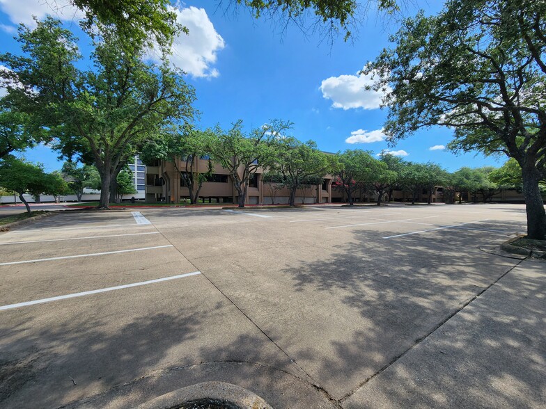 8355 Walnut Hill Ln, Dallas, TX for sale - Building Photo - Image 3 of 15