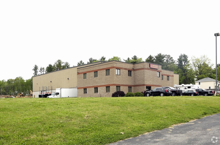 12 Bockes Rd, Hudson, NH for sale - Primary Photo - Image 1 of 1