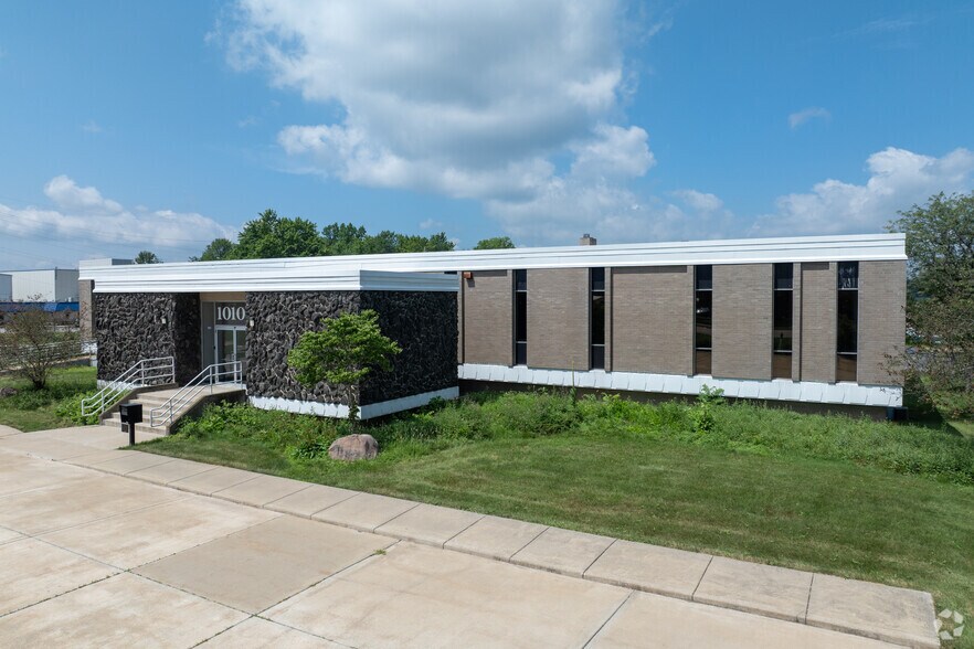 10100 Brecksville Rd, Brecksville, OH for lease - Primary Photo - Image 1 of 5