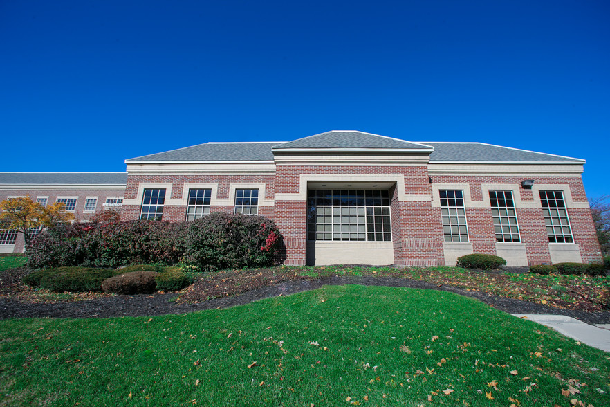 2620 Kessler Blvd E, Indianapolis, IN for lease - Building Photo - Image 1 of 7