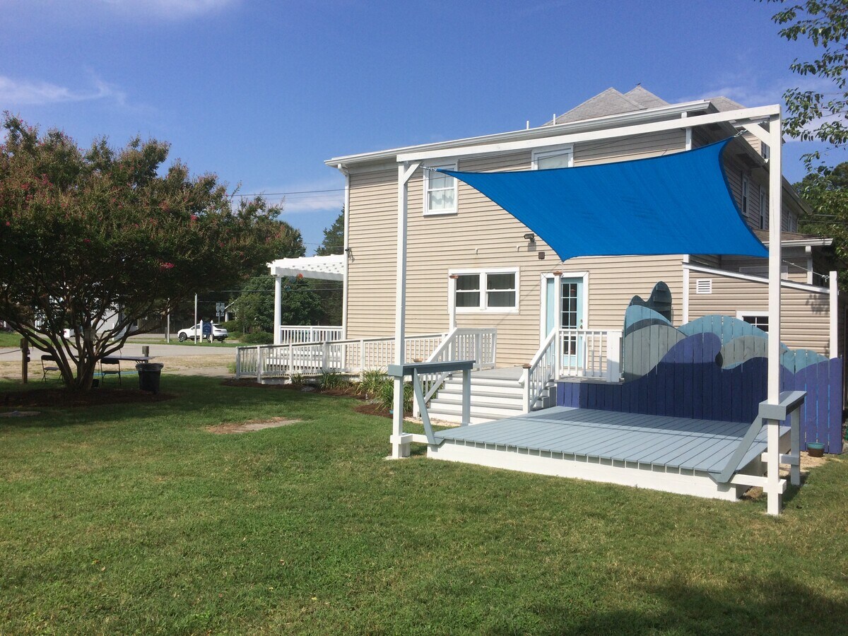 419 Rappahannock Dr, White Stone, VA 22578