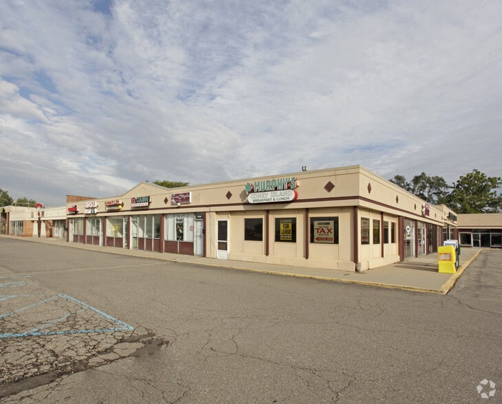 27500-27552 Schoolcraft Rd, Livonia, MI for lease - Primary Photo - Image 1 of 1