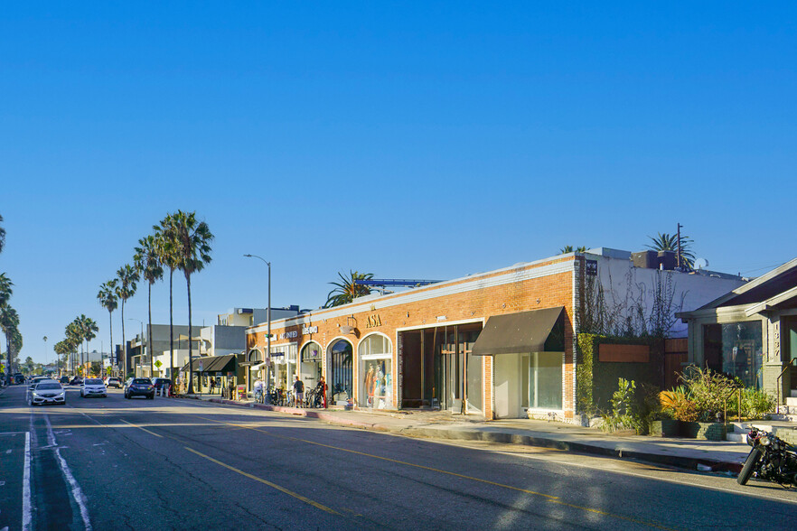 1327-1337 Abbot Kinney Blvd, Venice, CA for lease - Building Photo - Image 2 of 3