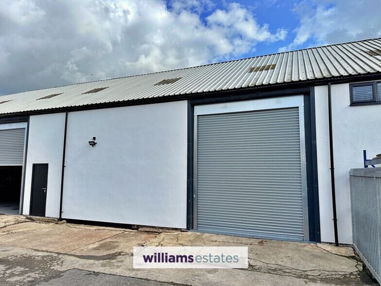 Vale Rd, Rhyl, LL18 2PL Industrial for Sale