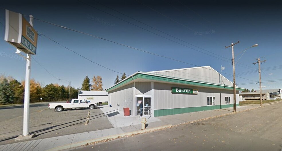 5003 51 St, Breton, AB T0C 0P0