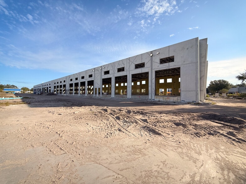 3929 Pipkin Rd, Lakeland, FL for lease - Building Photo - Image 2 of 18