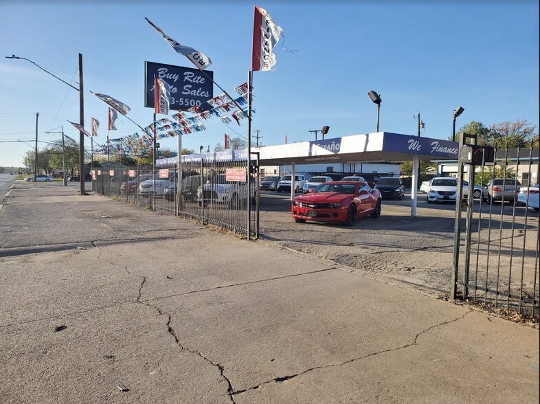 3723 SW Military Dr, San Antonio, TX, 78211 Auto Dealership Property